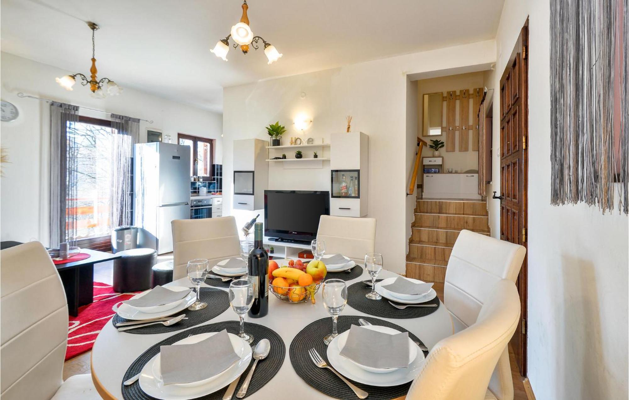 2 Bedroom Gorgeous Home In Gornje Stative Exterior foto